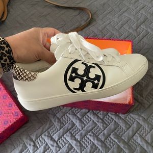 Tory Burch T Logo Sneakers size 7.5